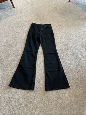 Abercrombie & Fitch The Flare Ultra High Rise Jeans
